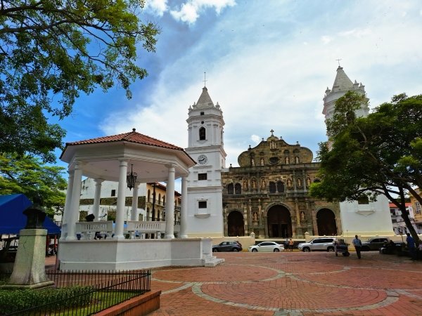 tour of panama city