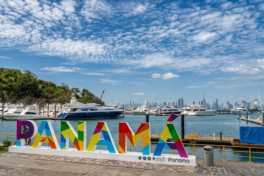 Private Tour of Panama Canal and City for Layovers in Panama